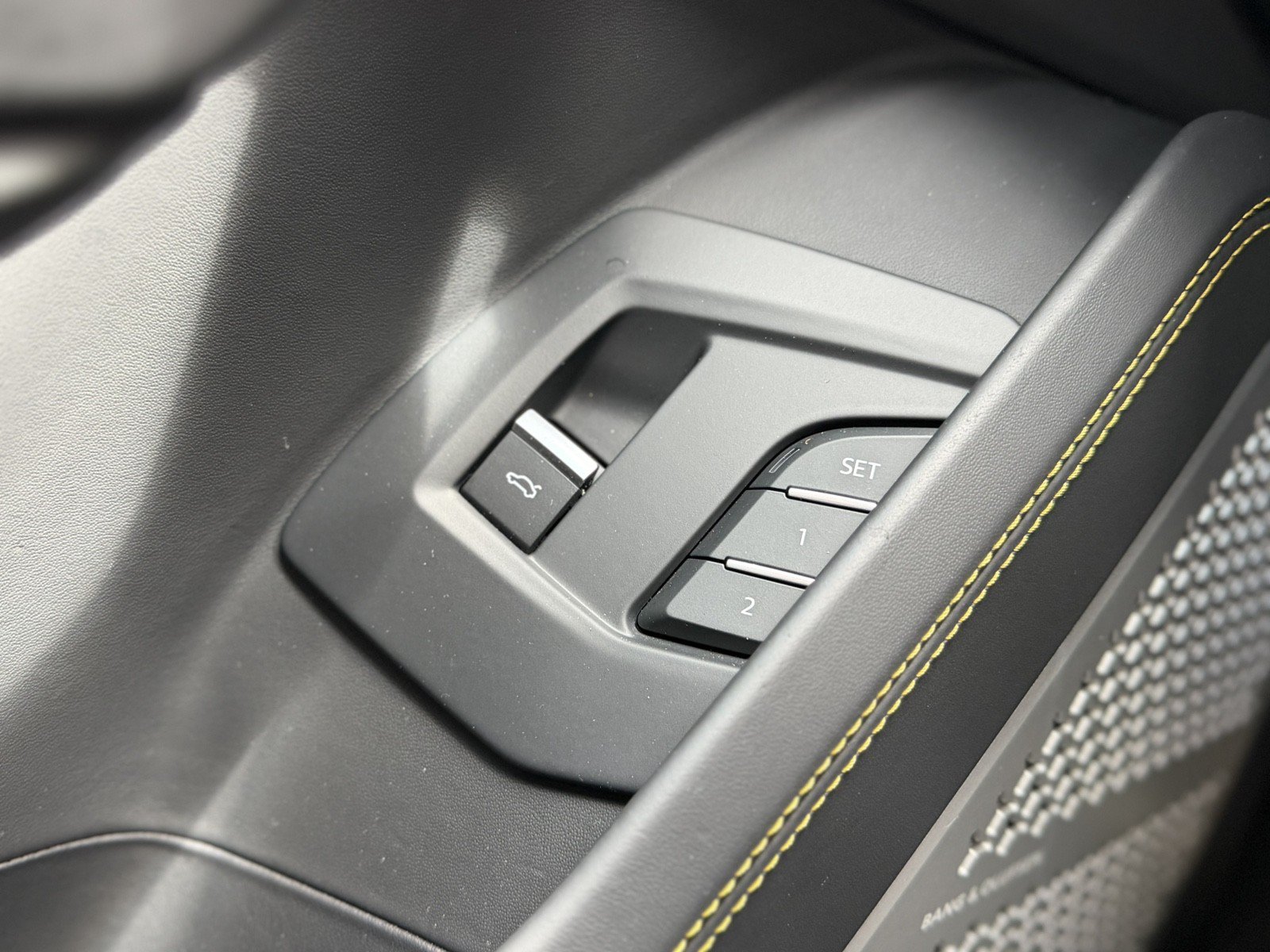 Used 2024 Lamborghini Urus S AWD/4WD image 23