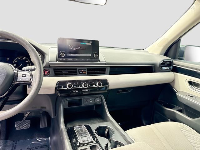 Used 2023 Honda Pilot LX image 22