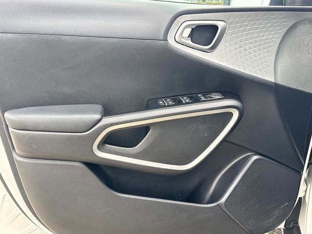 Used 2024 Kia Soul LX w/ Option Group 015 image 25