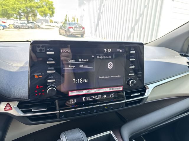 Used 2024 Toyota Sienna XLE FWD image 20