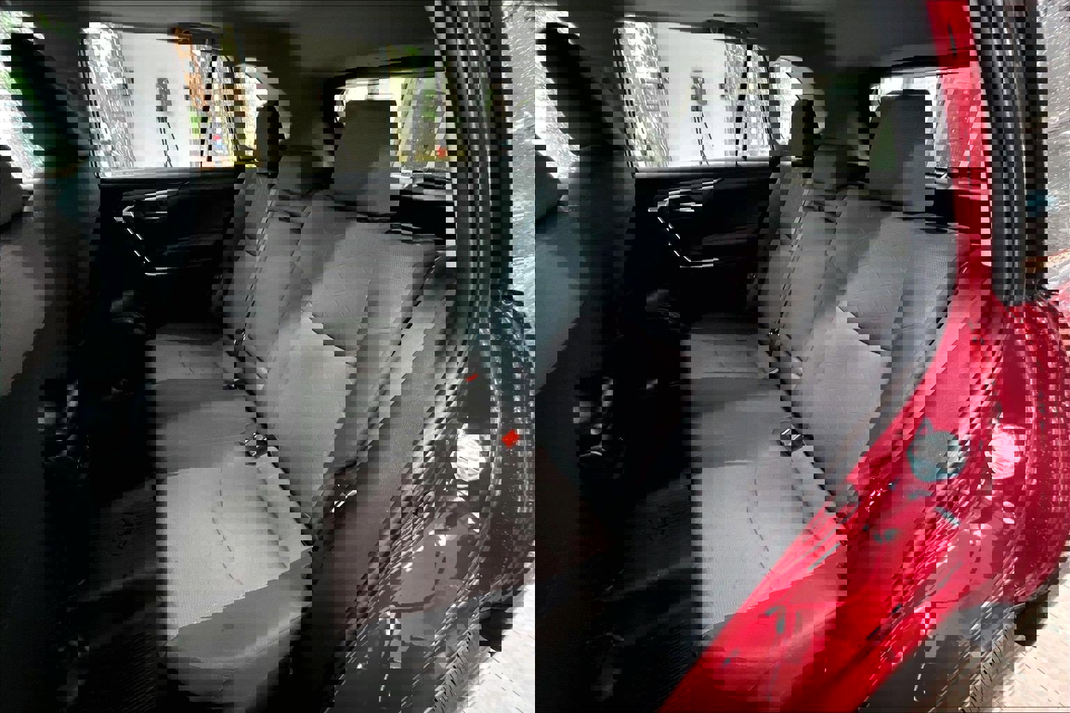 Used 2023 Toyota RAV4 XLE image 25