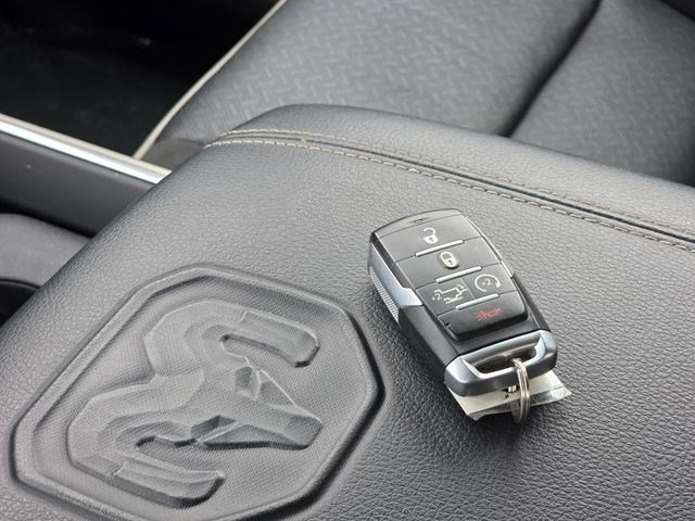 Used 2022 RAM 1500 Laramie AWD/4WD image 34