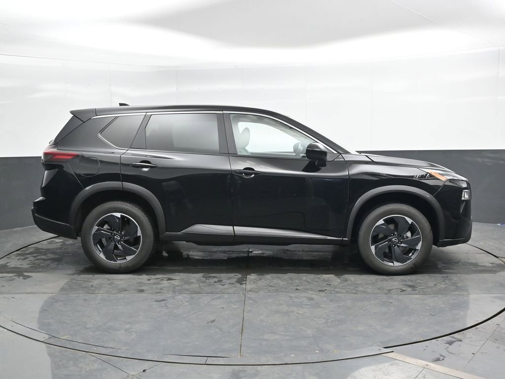 Used 2025 Nissan Rogue SV AWD/4WD image 5