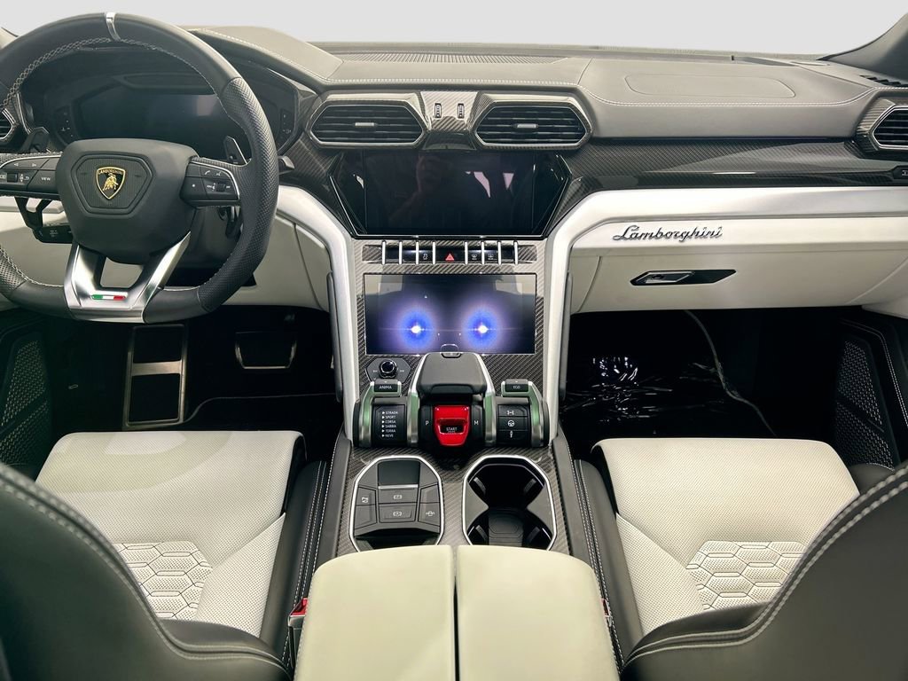Used 2020 Lamborghini Urus AWD/4WD image 13
