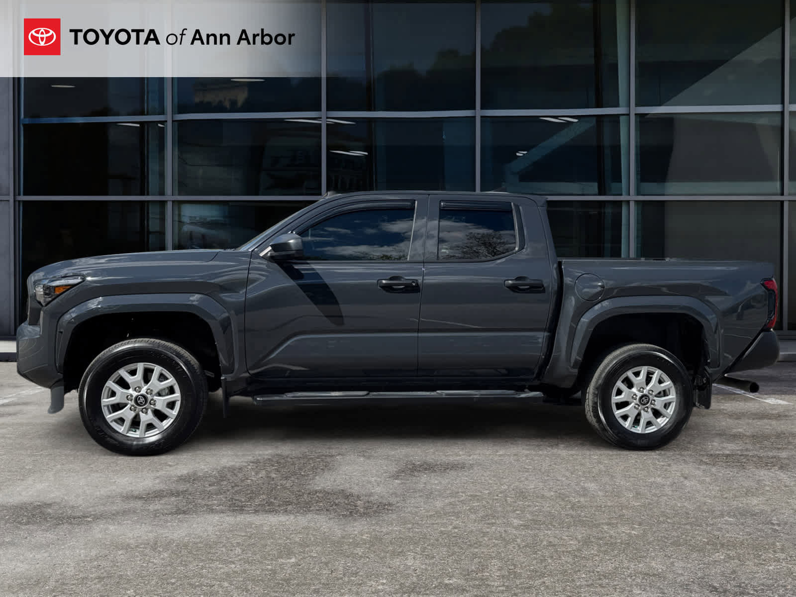 Used 2024 Toyota Tacoma SR w/ SR Upgrade Package AWD/4WD image 9