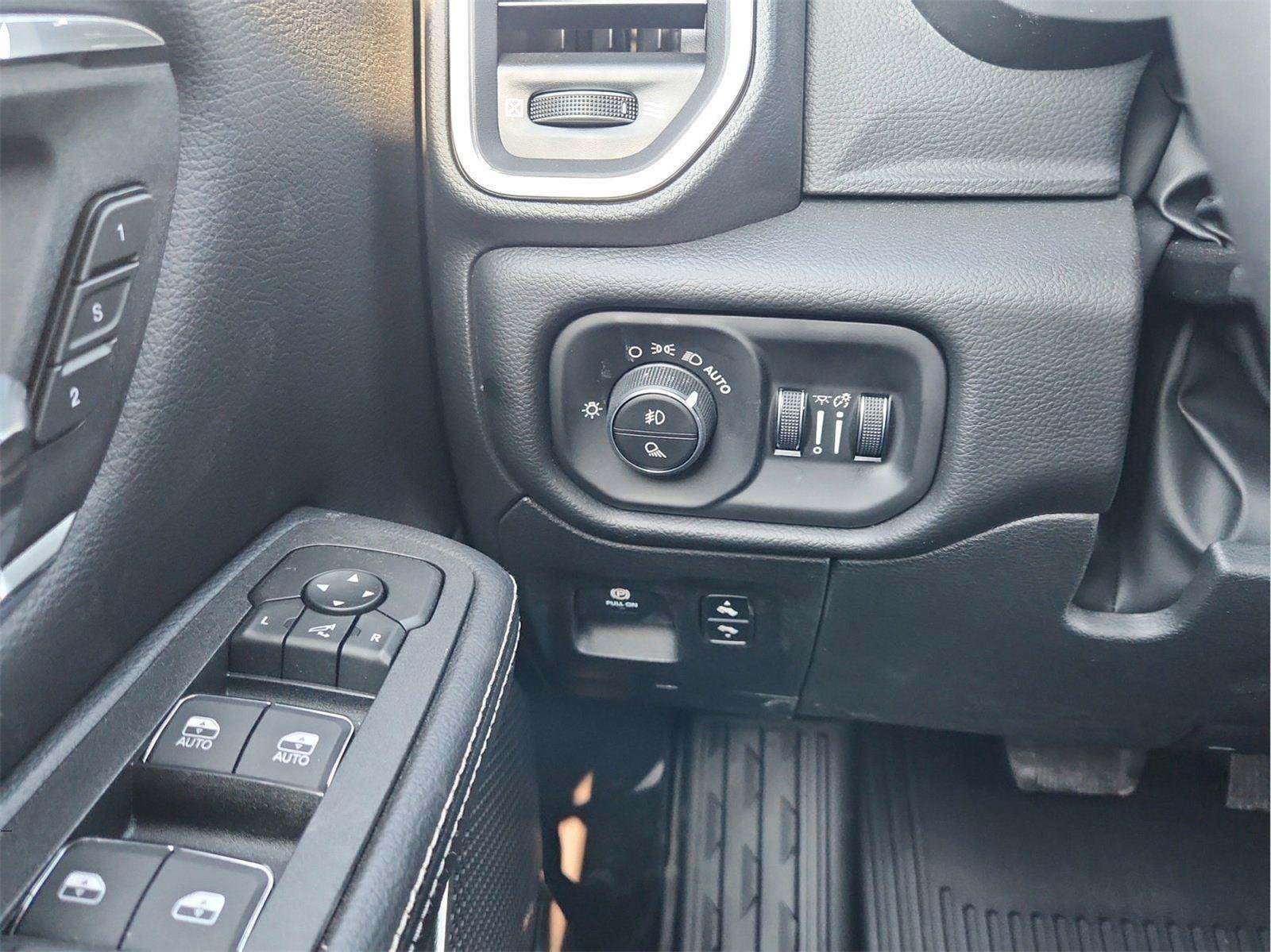 New 2026 RAM 1500 Laramie w/ Night Edition AWD/4WD image 18