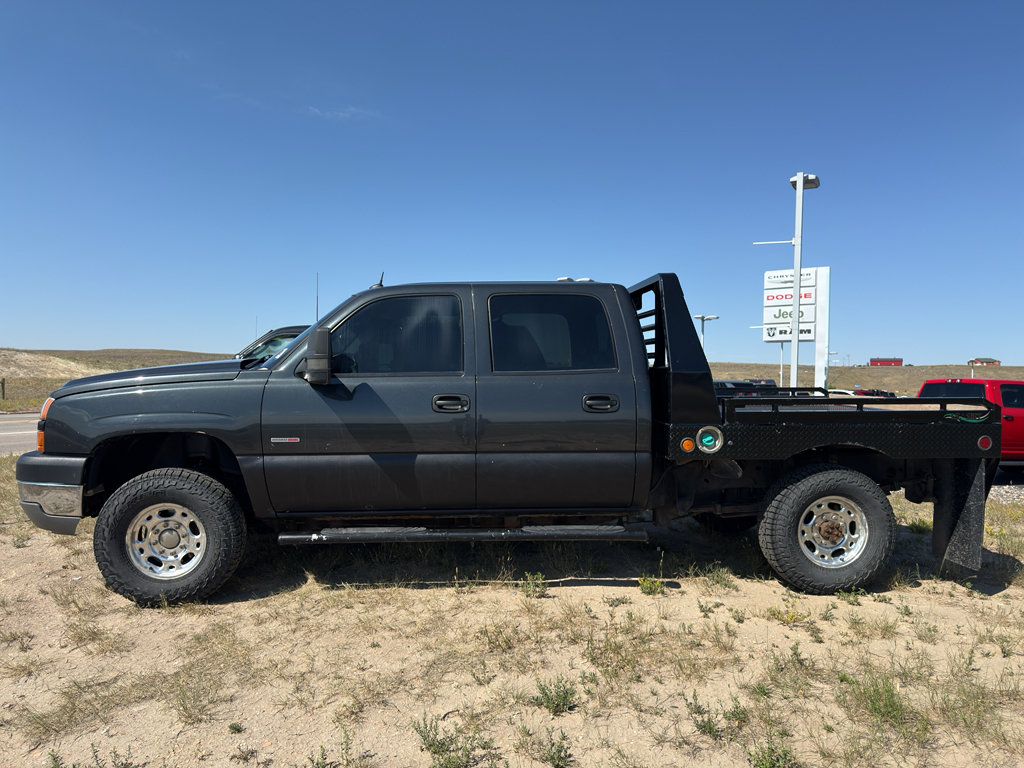 Used 2005 Chevrolet Silverado 2500 LT w/ Heavy-Duty Power Package AWD/4WD image 8