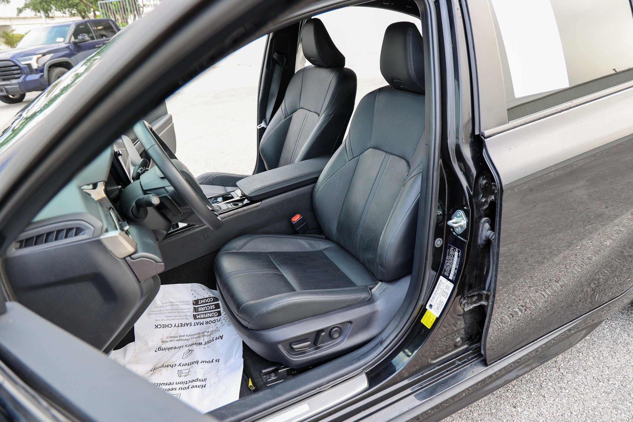 Used 2025 Toyota Camry XSE FWD image 34