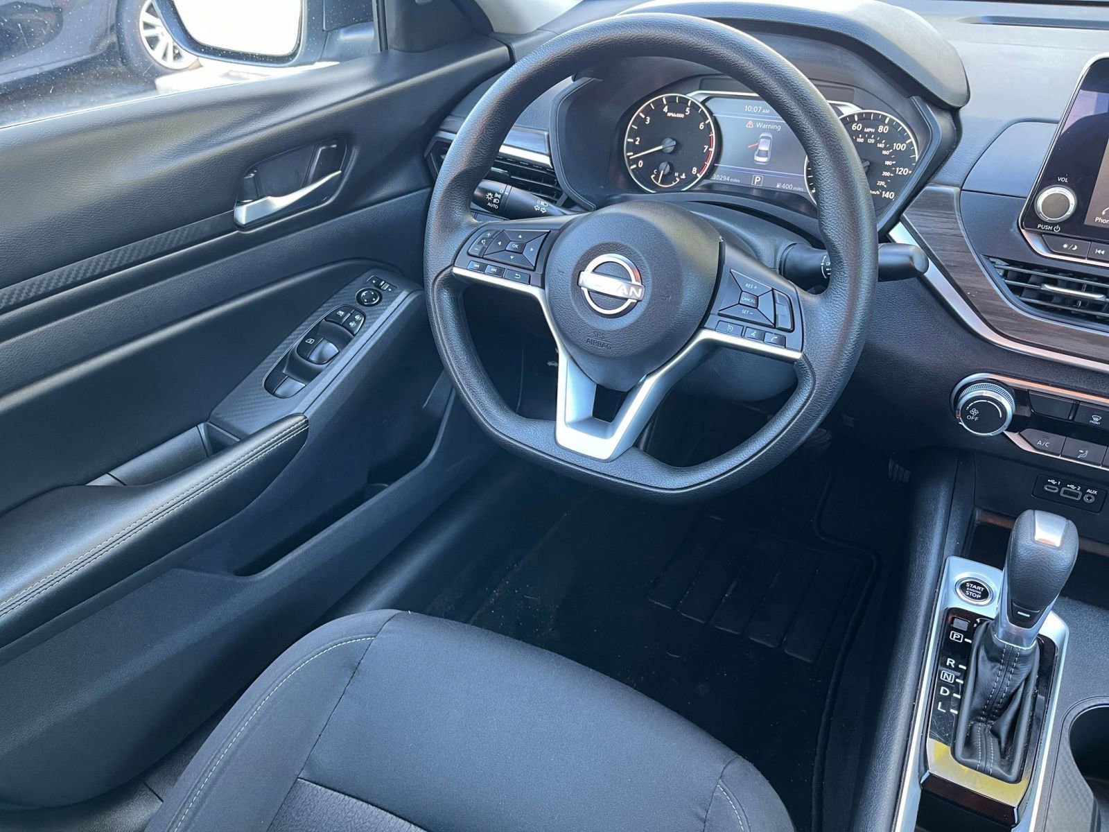 Used 2025 Nissan Altima 2.5 SV FWD image 30