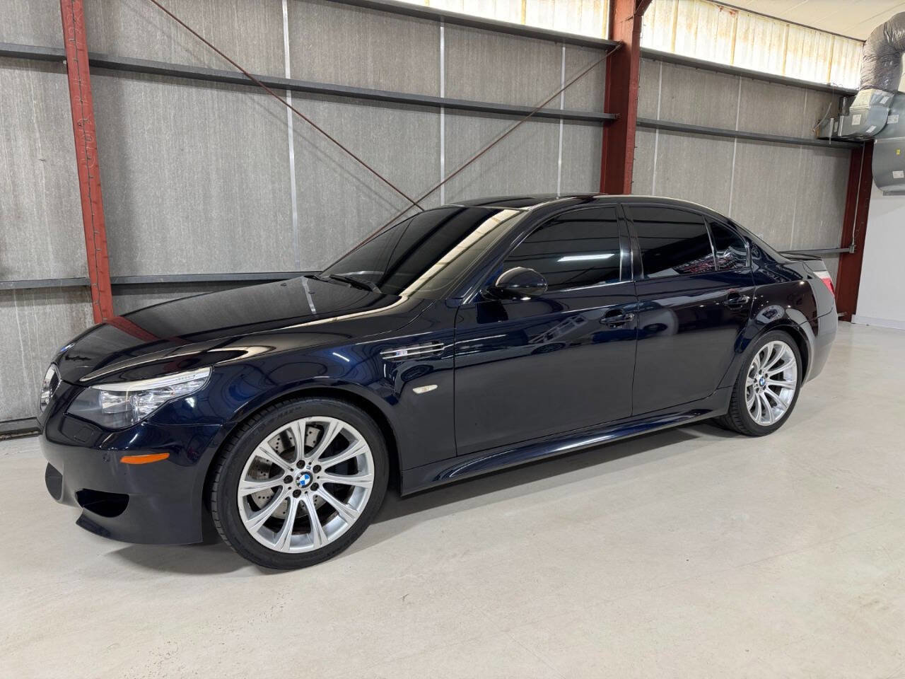Used 2010 BMW M5 image 4