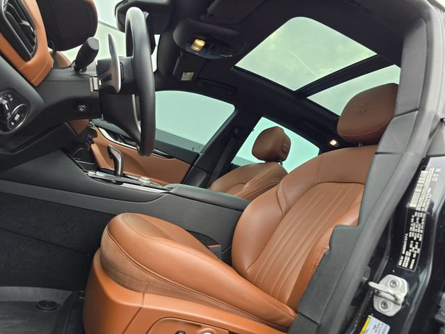Used 2023 Maserati Levante GT AWD/4WD image 45