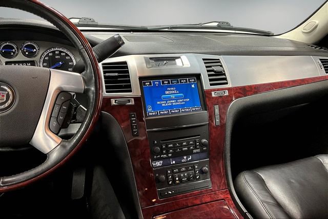 Used 2012 Cadillac Escalade Luxury image 11