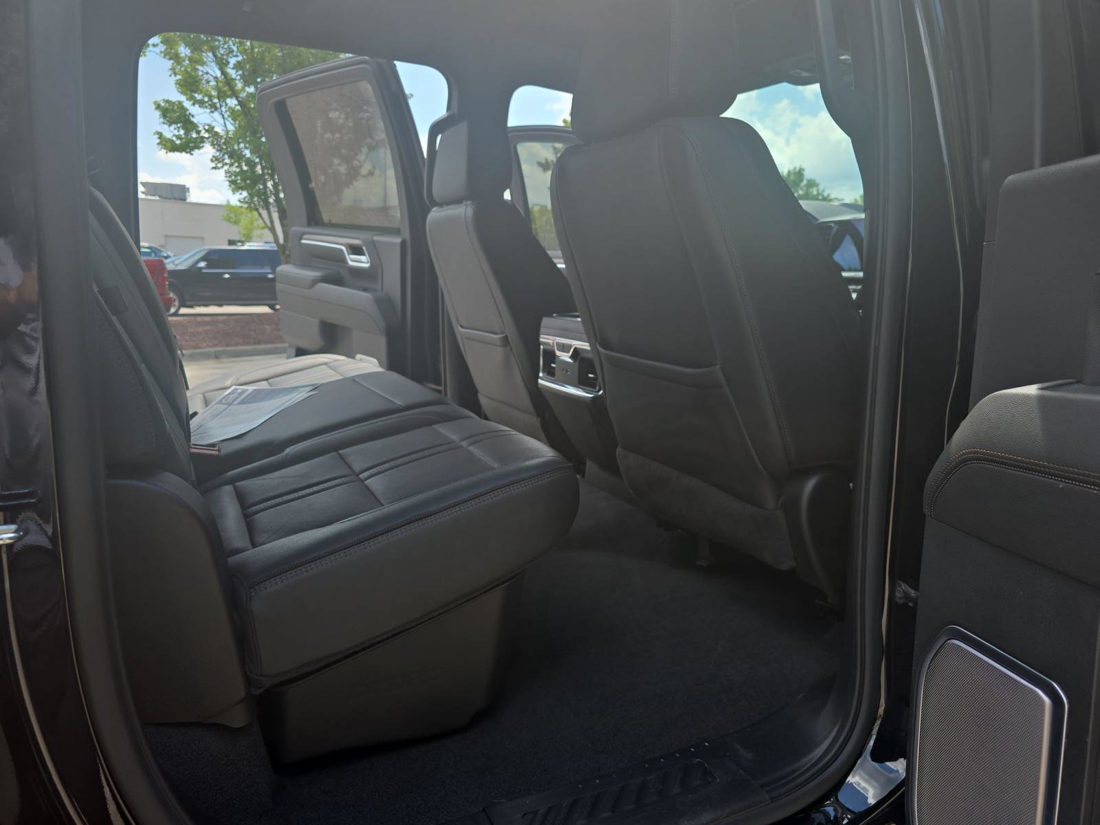Used 2024 Chevrolet Silverado 2500 High Country w/ High Country Premium Package AWD/4WD image 11