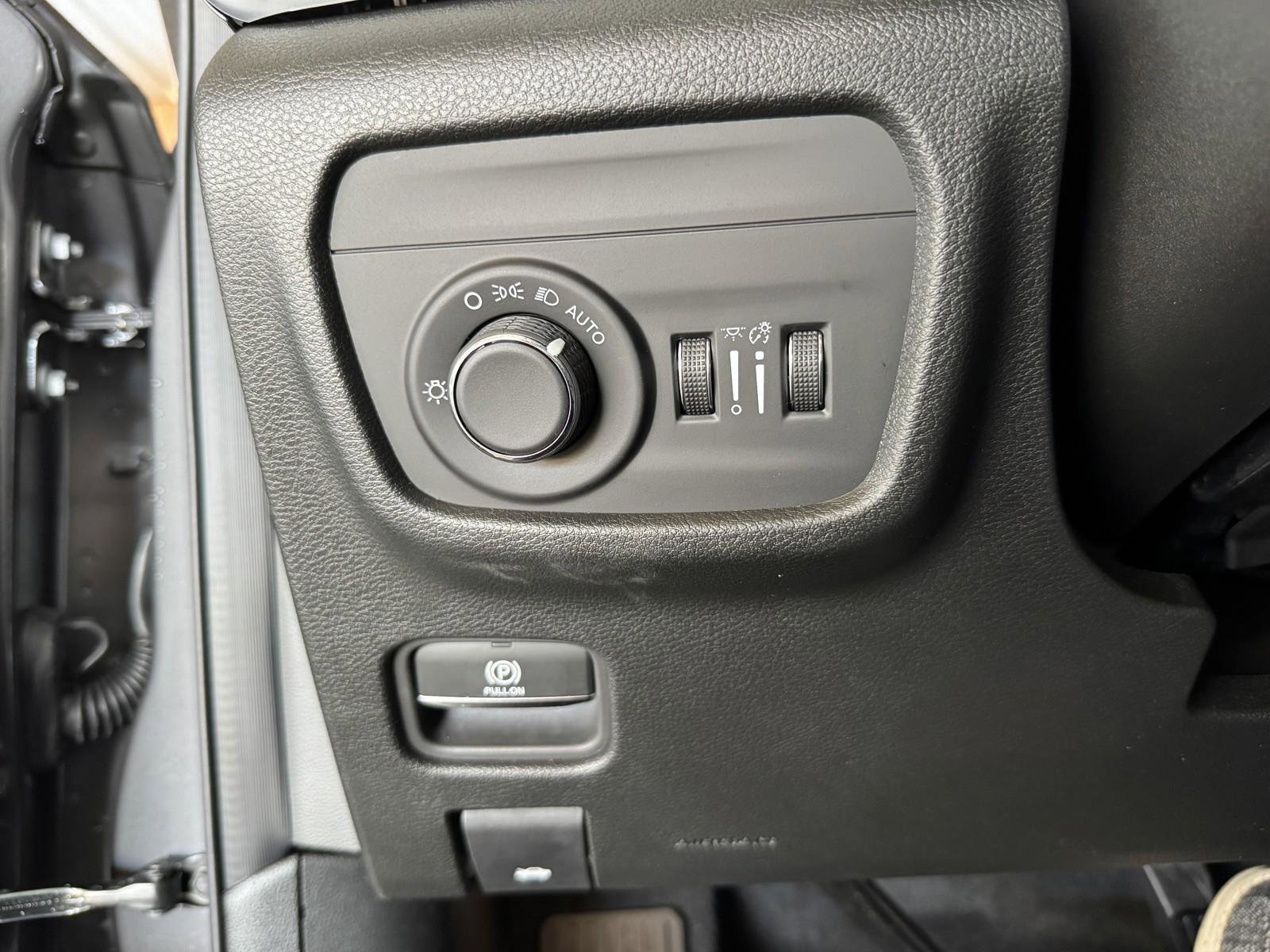 Used 2025 Jeep Grand Cherokee L Altitude image 20