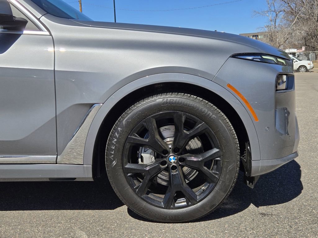 Used 2024 BMW X7 xDrive40i w/ Premium Package image 9