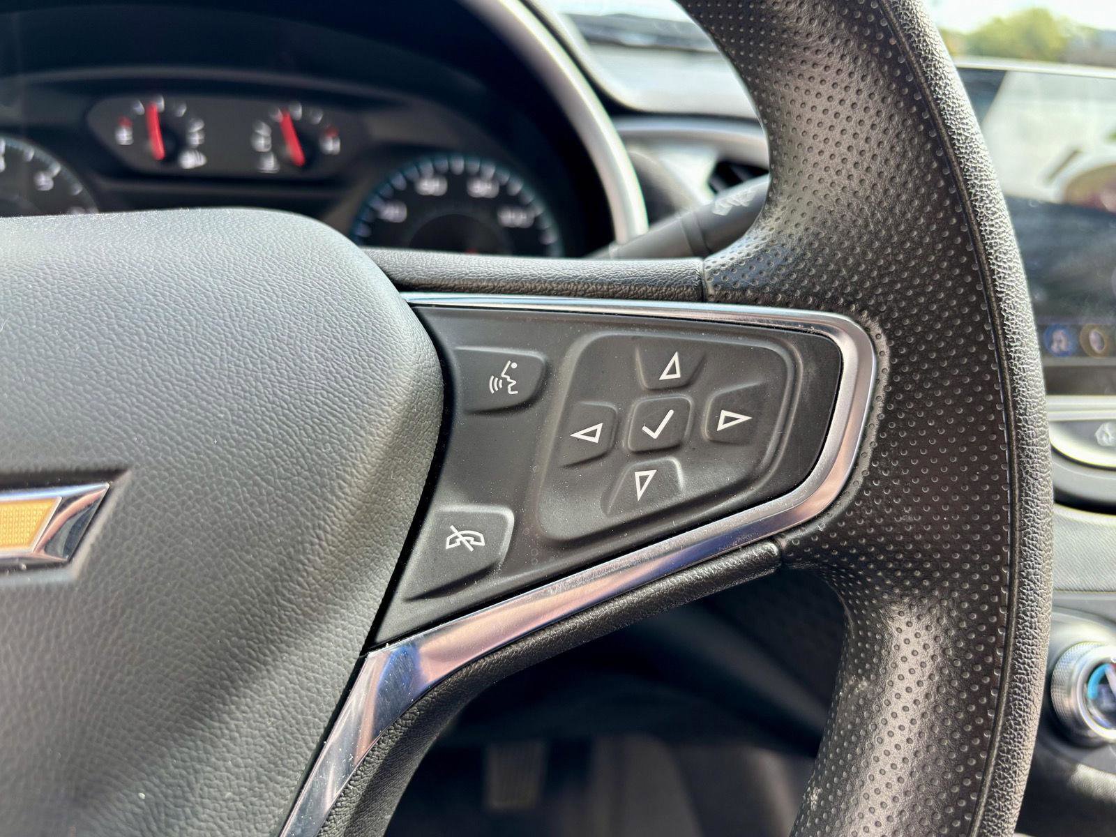 Used 2023 Chevrolet Malibu LT image 32