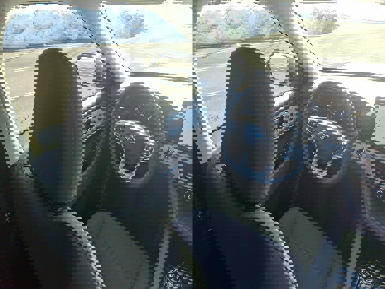 Used 2025 Ford Explorer Active image 15