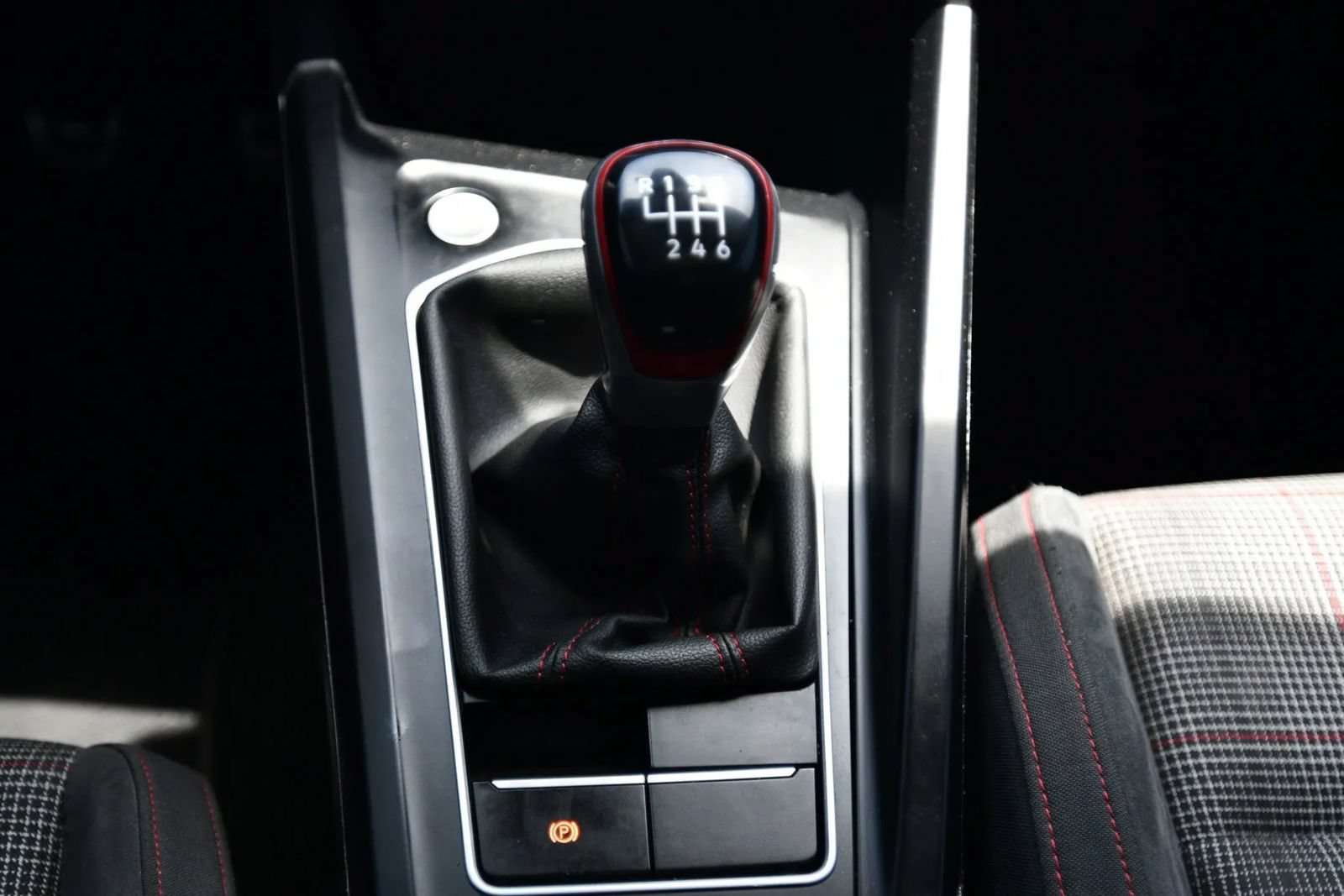 Used 2022 Volkswagen GTI SE FWD image 28