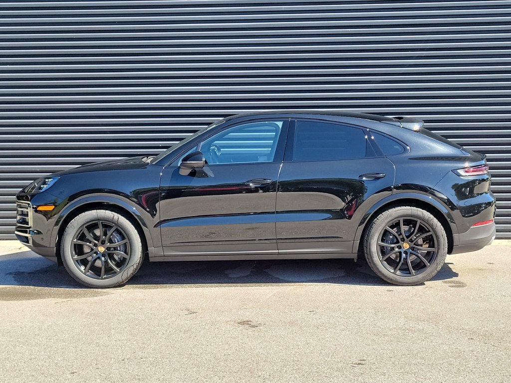 Certified 2026 Porsche Cayenne Coupe AWD/4WD image 2