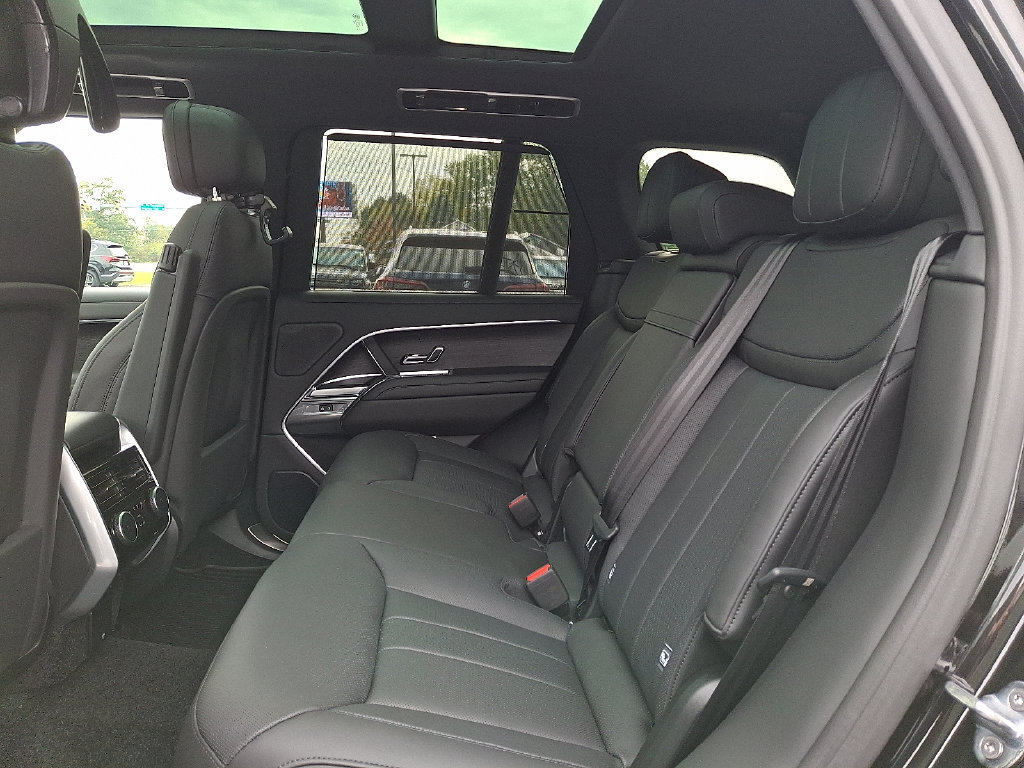 New 2026 Land Rover Range Rover SE AWD/4WD image 6