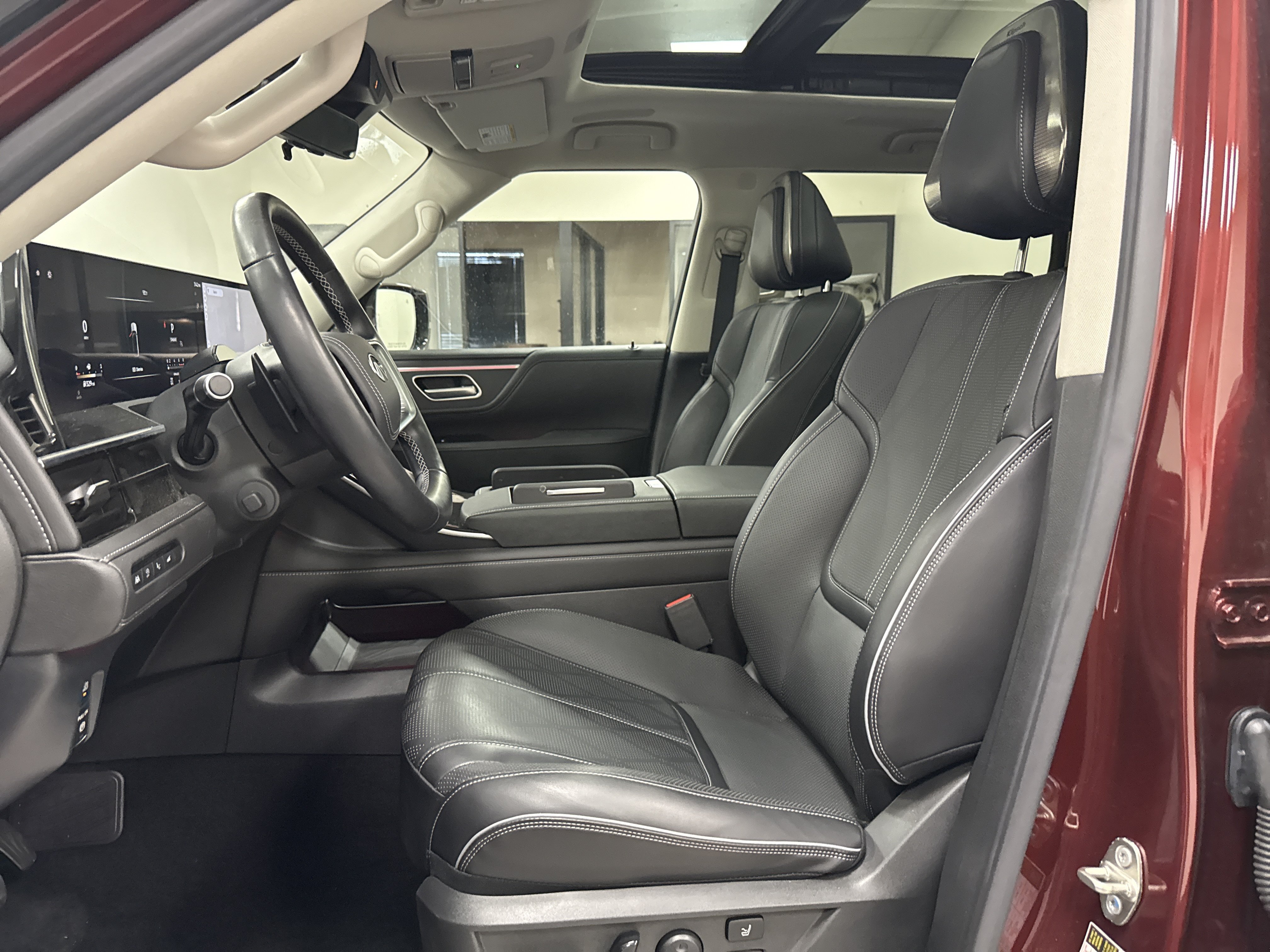 Certified 2025 INFINITI QX80 Sensory AWD/4WD image 12