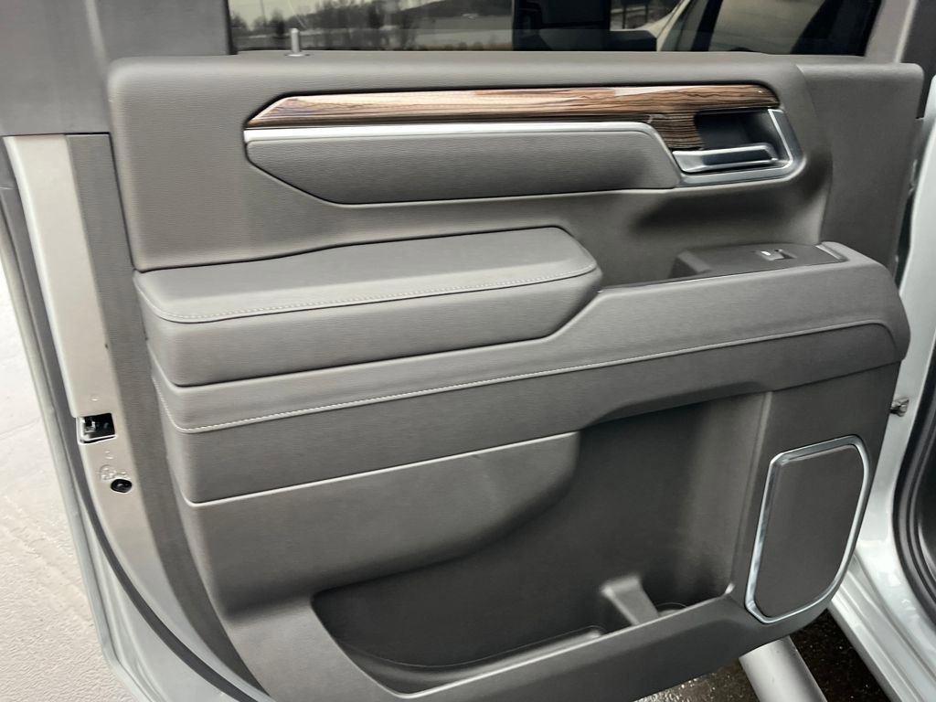 Used 2025 Chevrolet Silverado 2500 LT w/ Trail Boss Package image 9