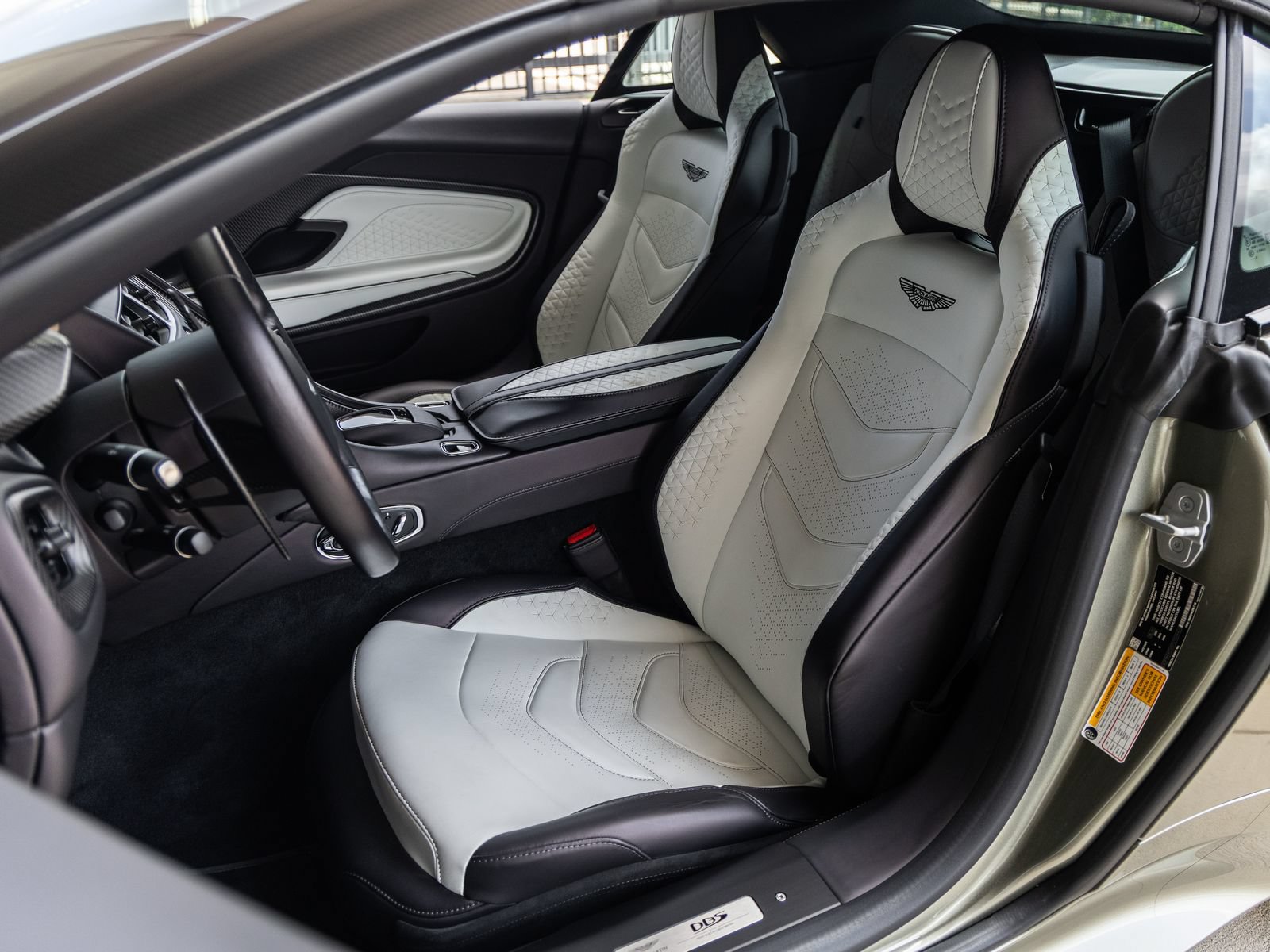 Used 2023 Aston Martin DBS Superleggera Volante RWD image 36