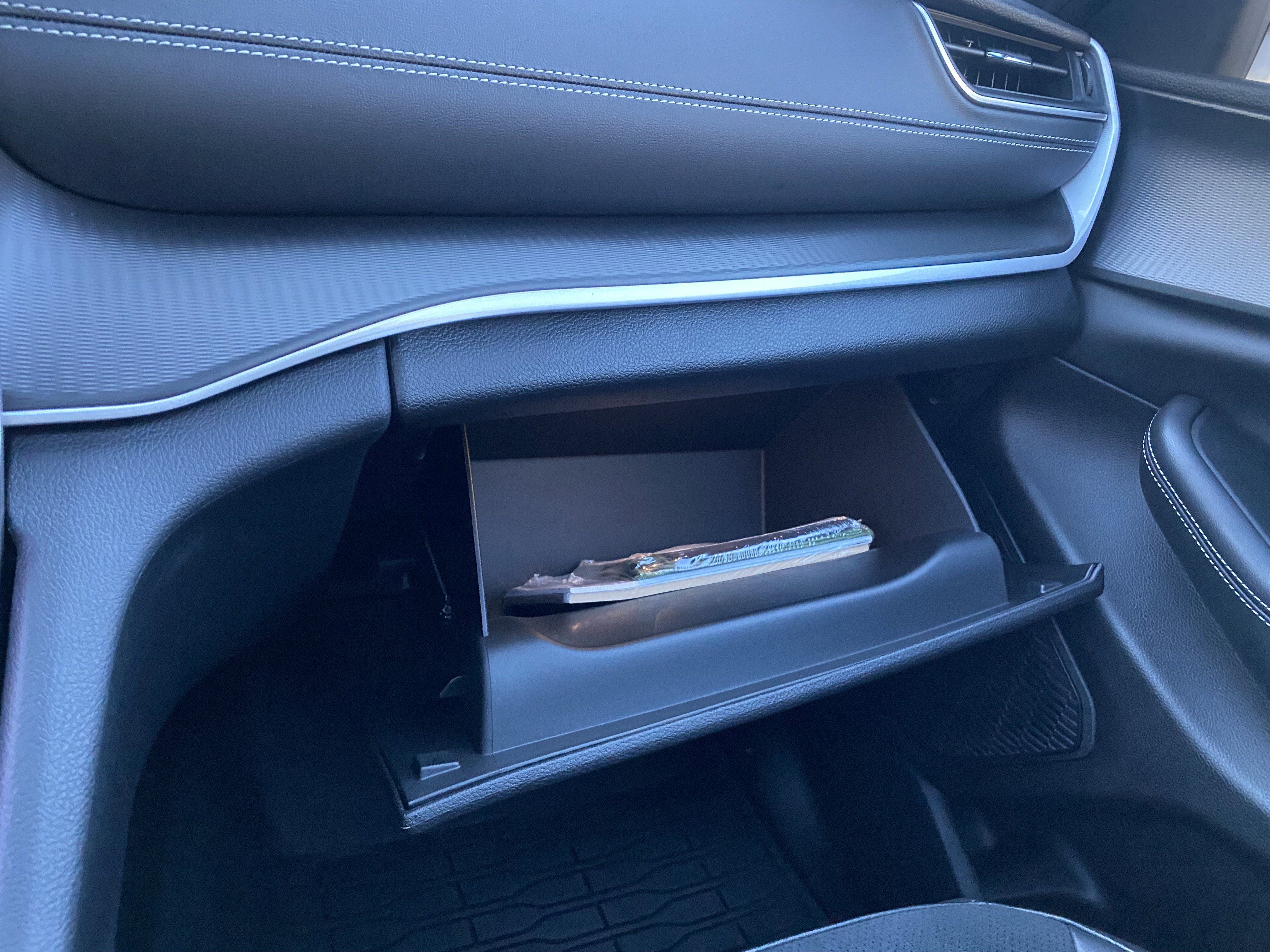 Used 2025 Jeep Grand Cherokee Altitude image 32