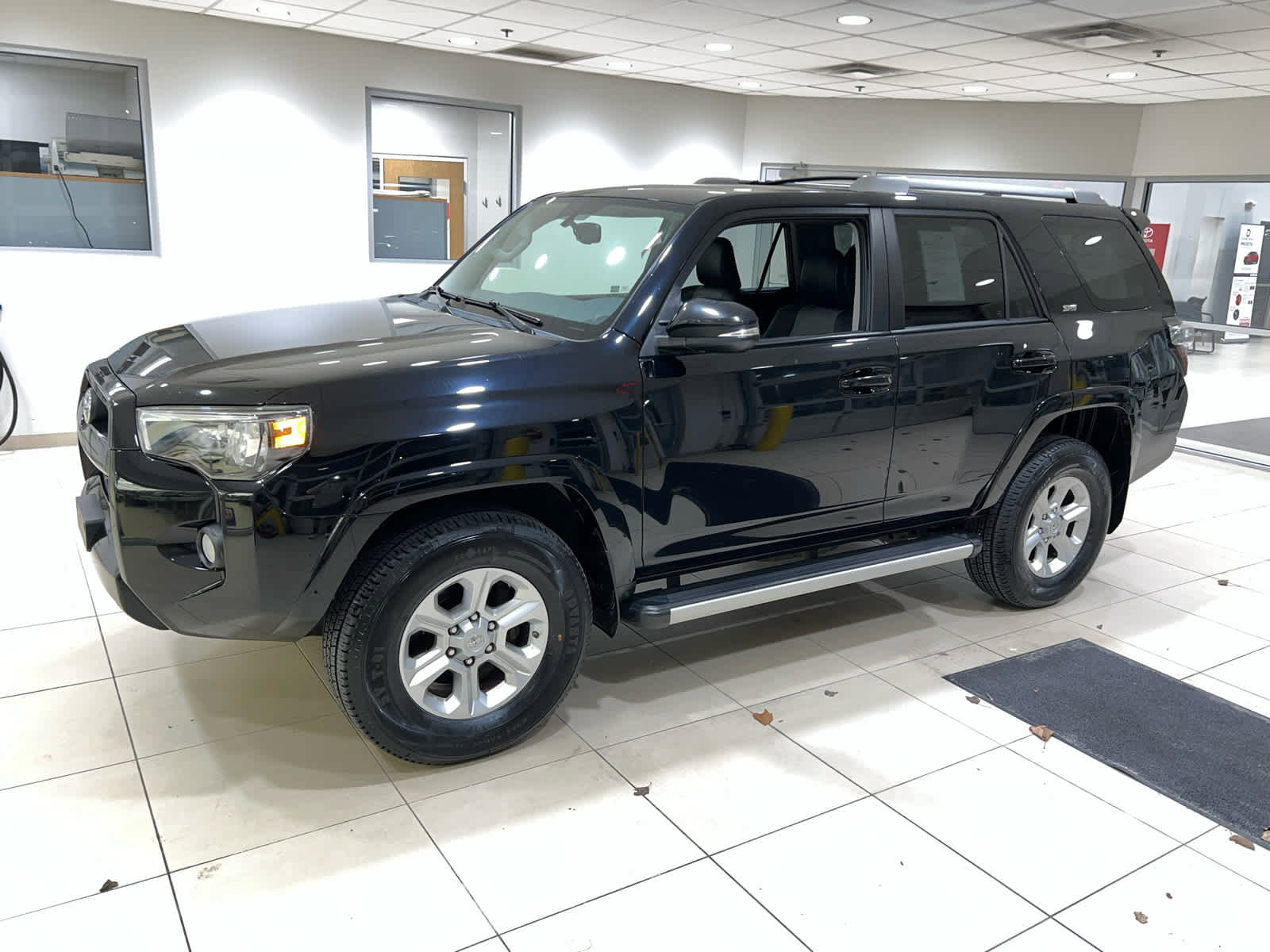 Used 2016 Toyota 4Runner SR5 Premium w/ Convenience Package image 6