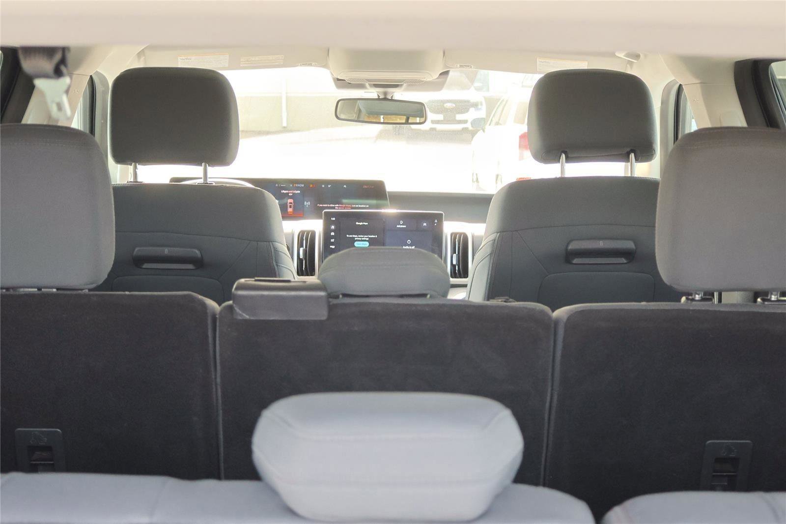 Used 2025 Ford Expedition Active image 25