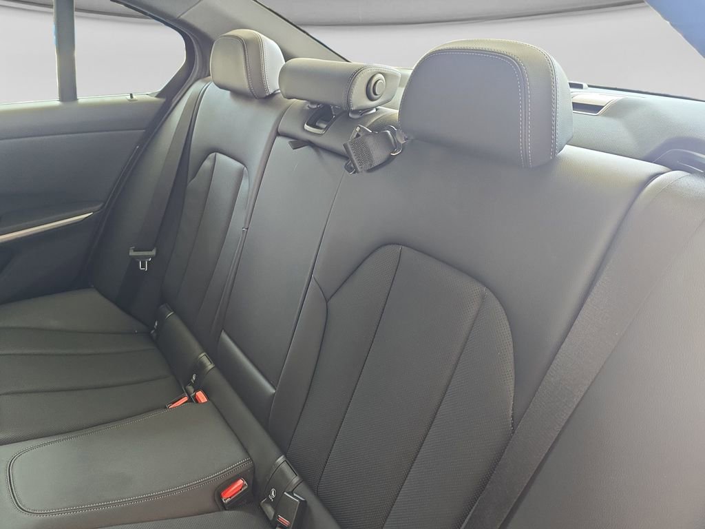 Used 2025 BMW 330i Sedan image 16