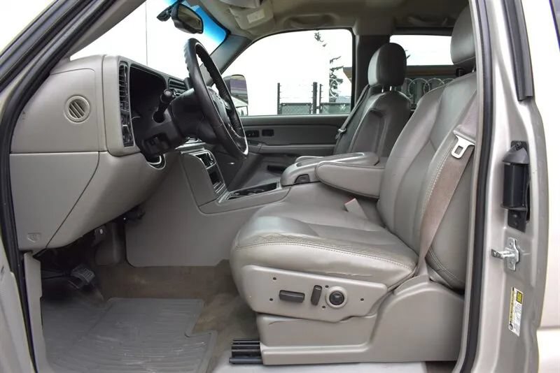 Used 2005 Chevrolet Silverado 2500 LT w/ Heavy-Duty Power Package AWD/4WD image 10