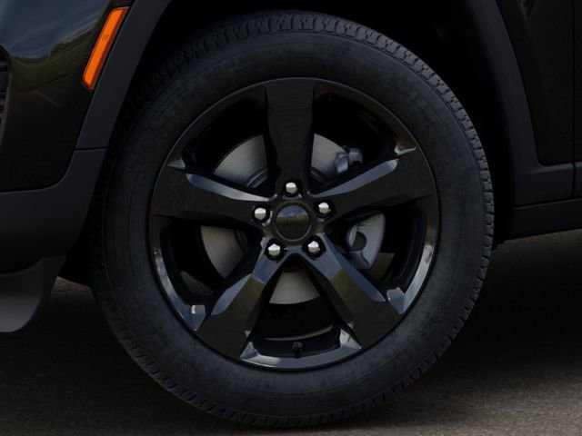 New 2025 Jeep Grand Cherokee Altitude image 9