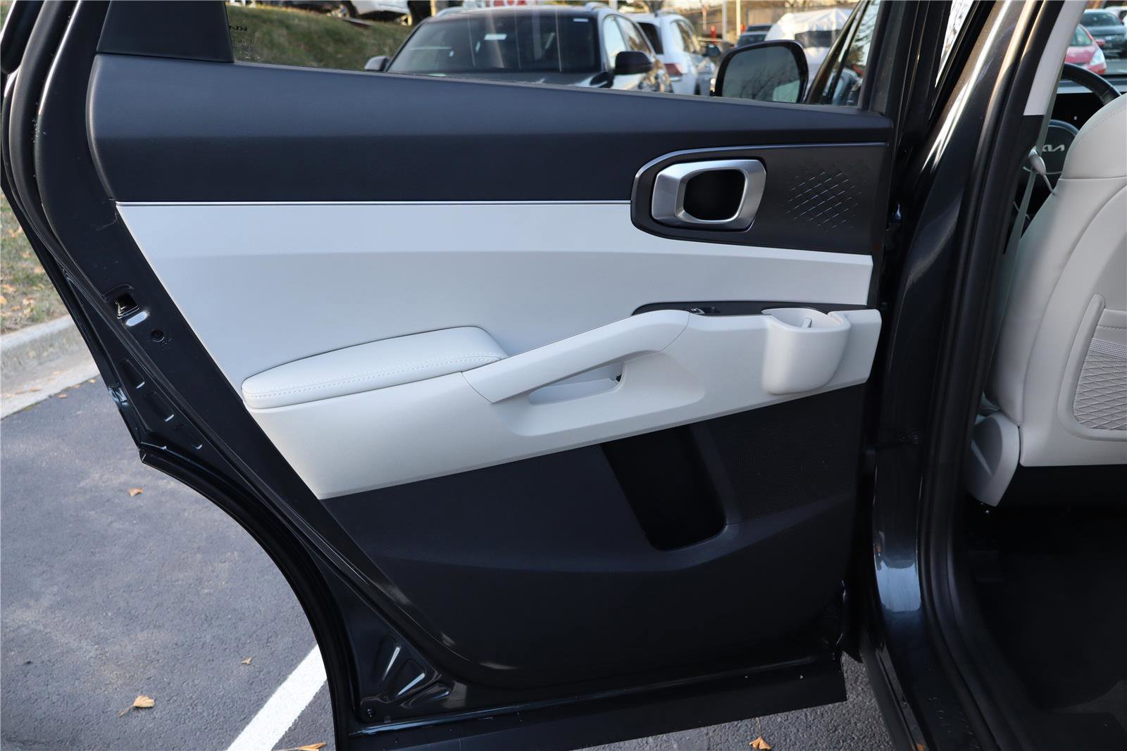 Certified 2025 Kia Sorento S image 24