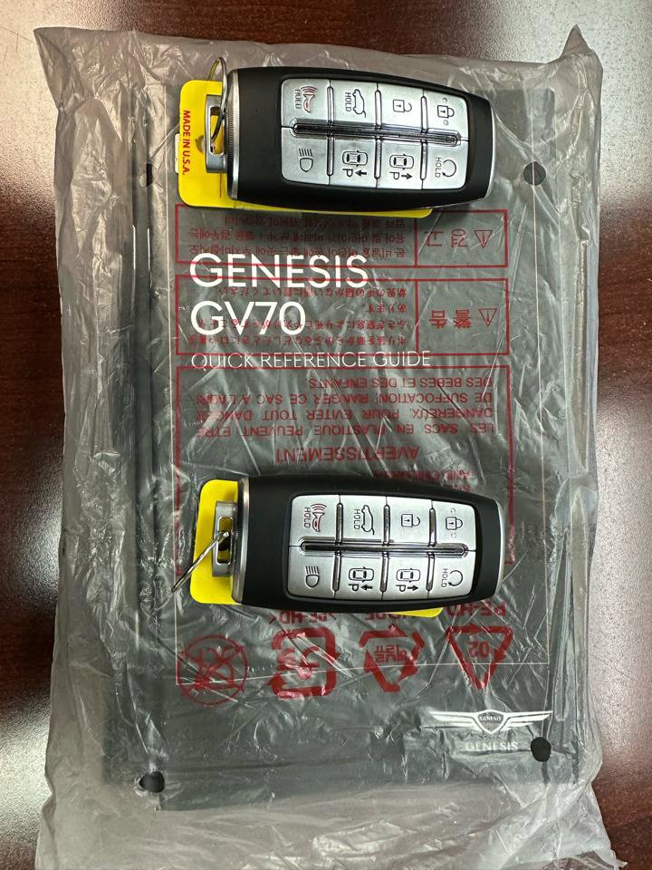 Used 2023 Genesis GV70 2.5T w/ Advanced Package AWD/4WD image 27