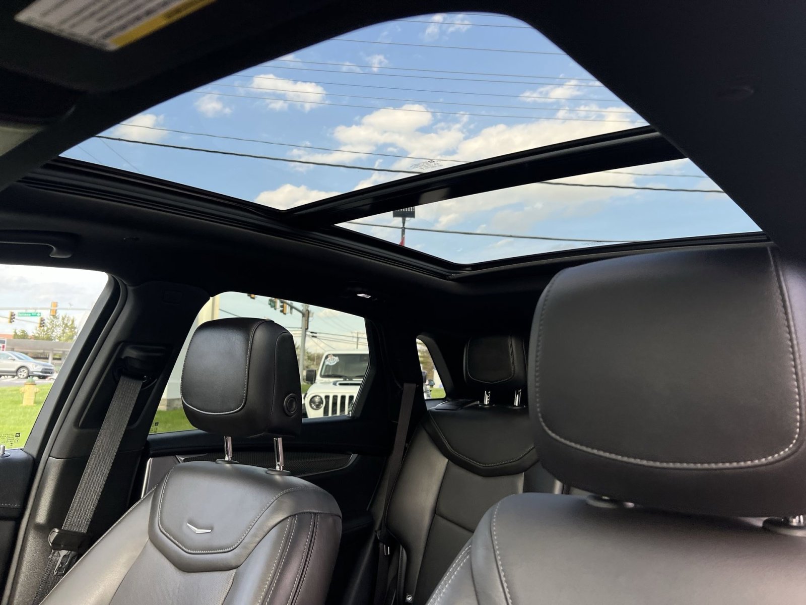 Used 2023 Cadillac XT5 Sportv w/ Technology Package image 23