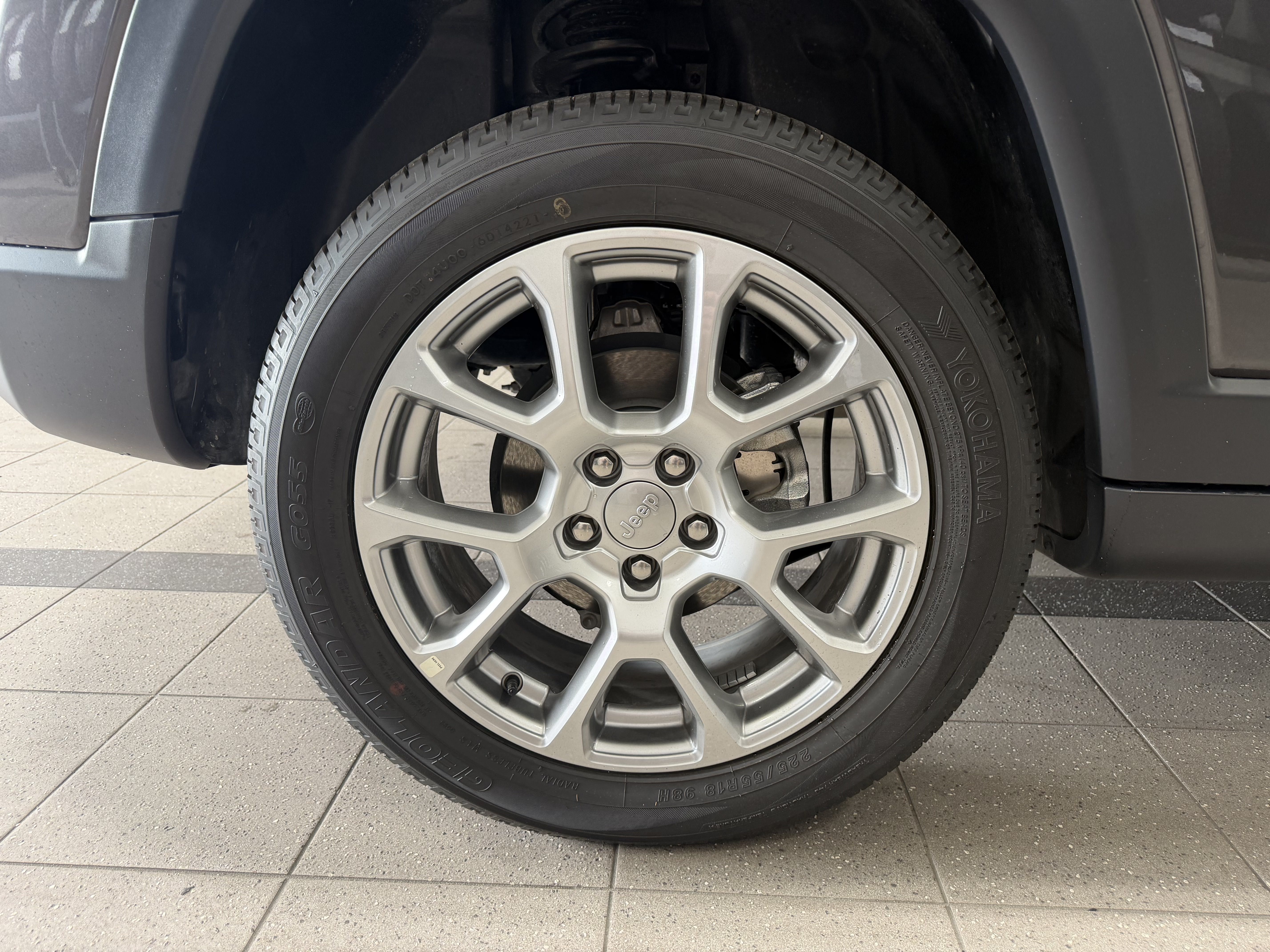 Used 2022 Jeep Compass Latitude w/ Sun and Sound Group AWD/4WD image 8
