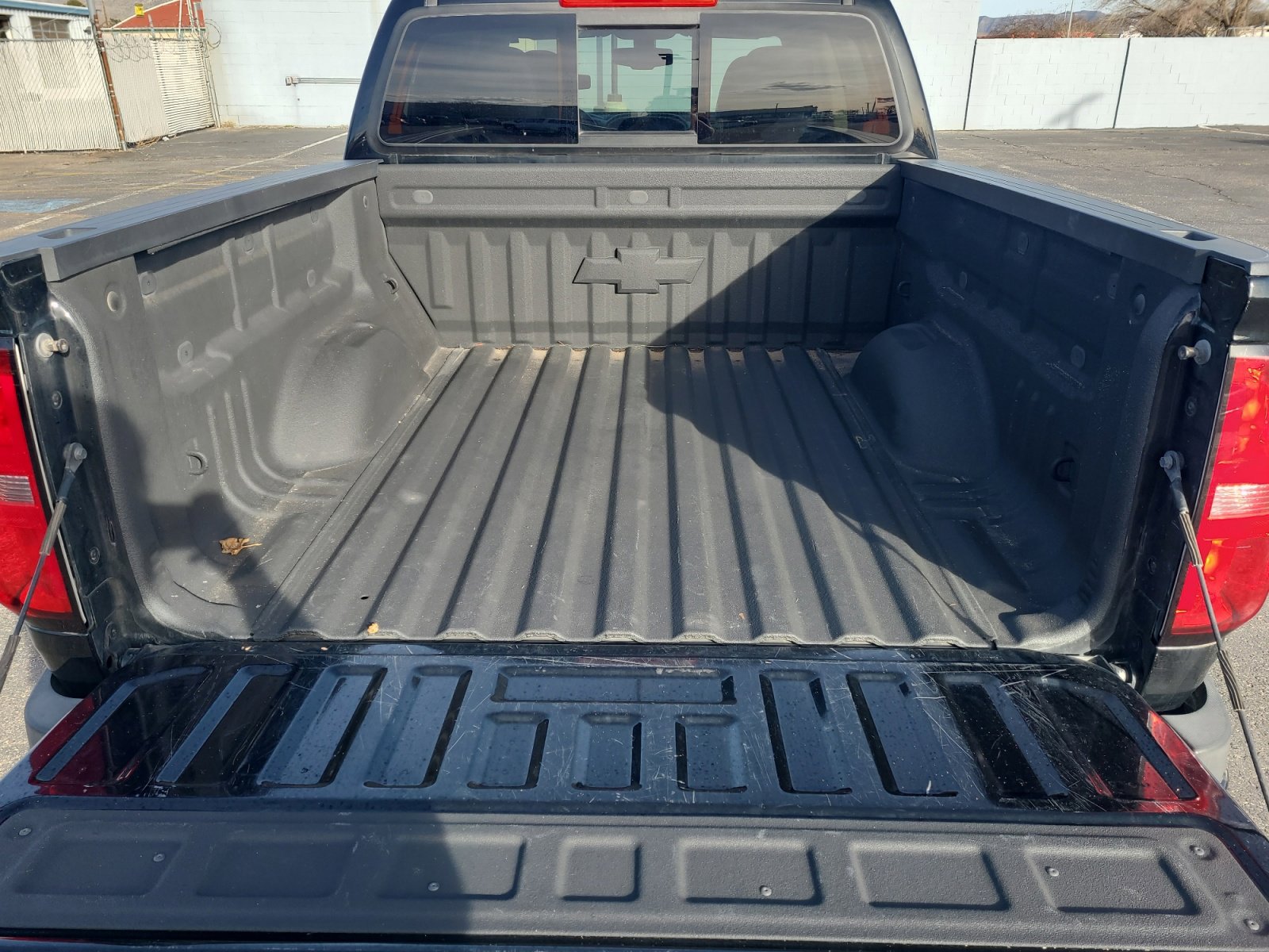 Used 2022 Chevrolet Colorado Z71 w/ Z71 Midnight Edition image 27