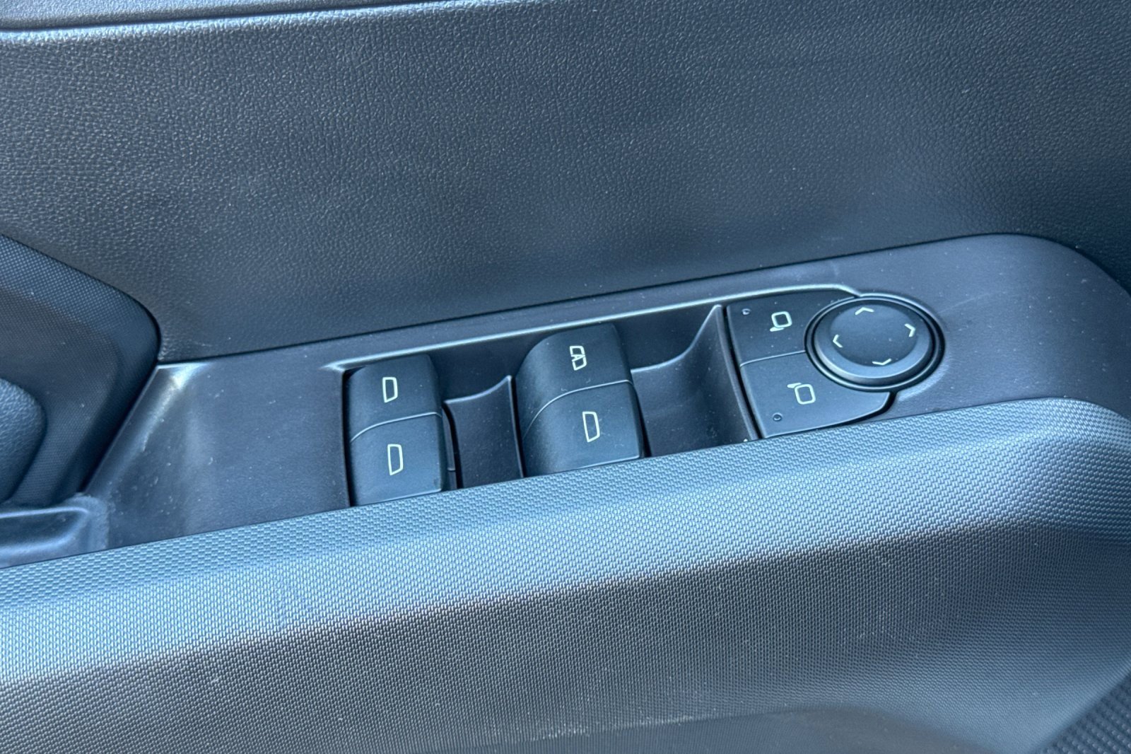 Used 2026 Chevrolet Colorado LT image 13