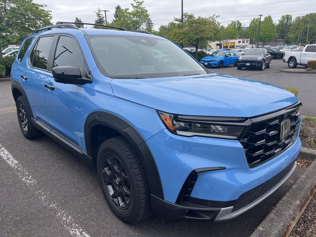 Used 2023 Honda Pilot TrailSport image 3