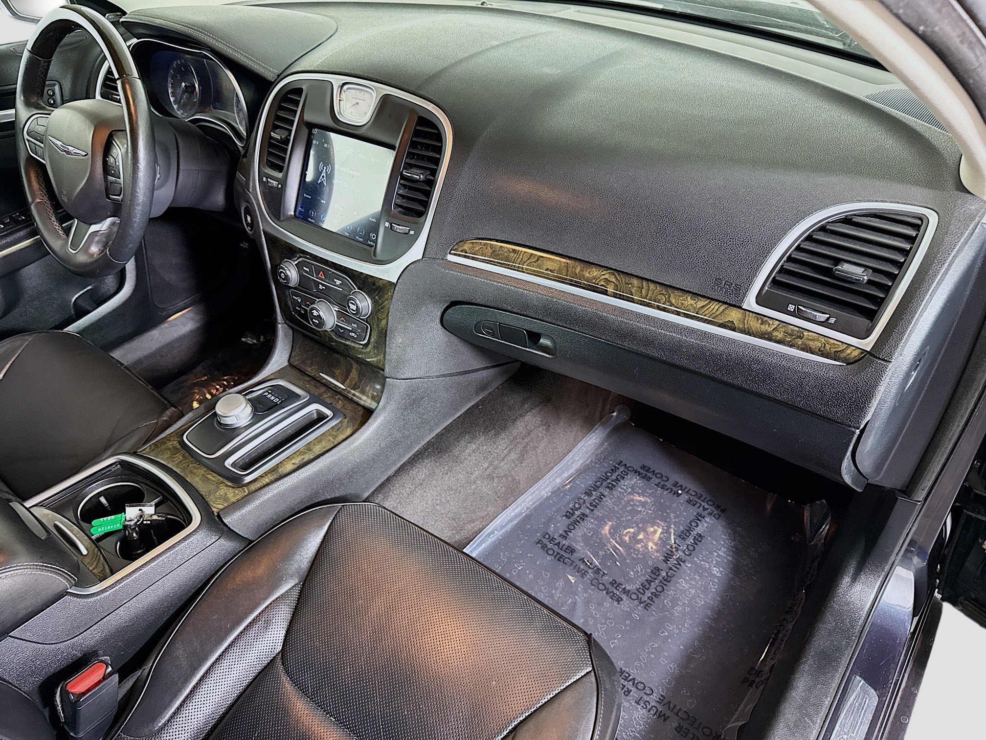 Used 2018 Chrysler 300 Limited image 30