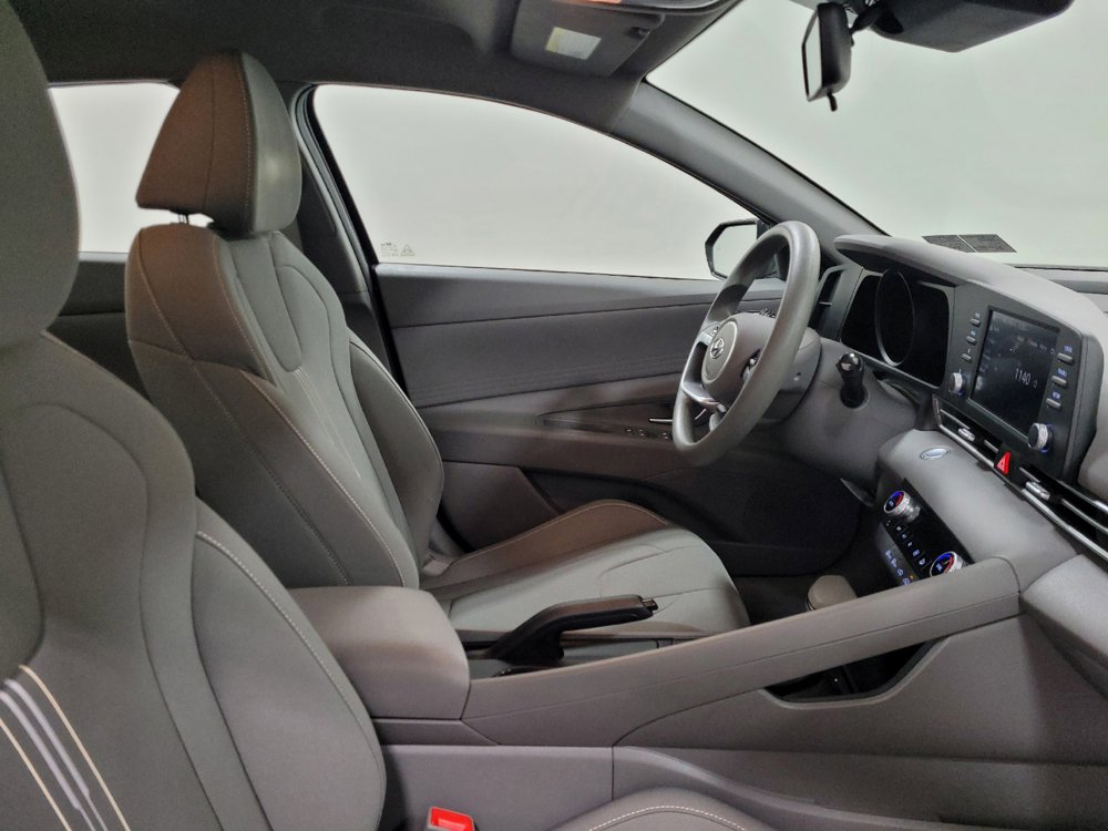 Used 2023 Hyundai Elantra SEL w/ Winter Weather Package FWD image 21