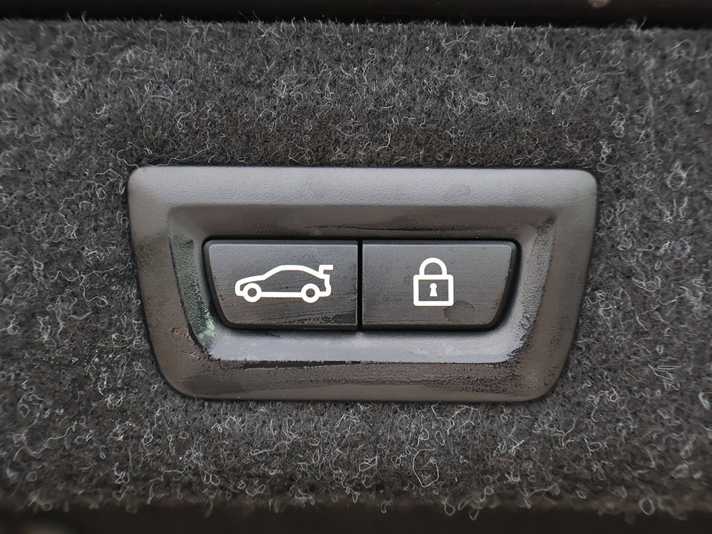 Used 2023 BMW 540i w/ M Sport Package image 56