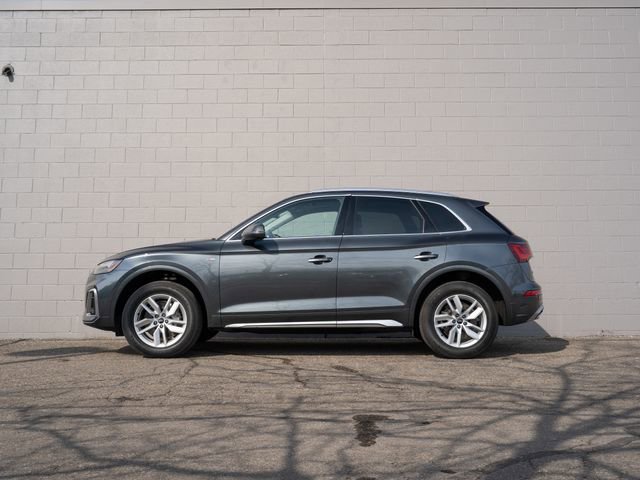 Used 2023 Audi Q5 2.0T Premium w/ Convenience Package image 2
