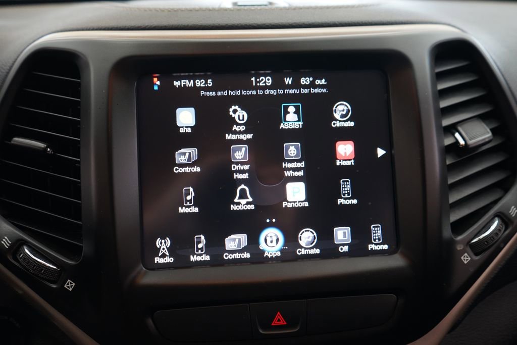 Used 2017 Jeep Cherokee Latitude w/ Cold Weather Group FWD image 33