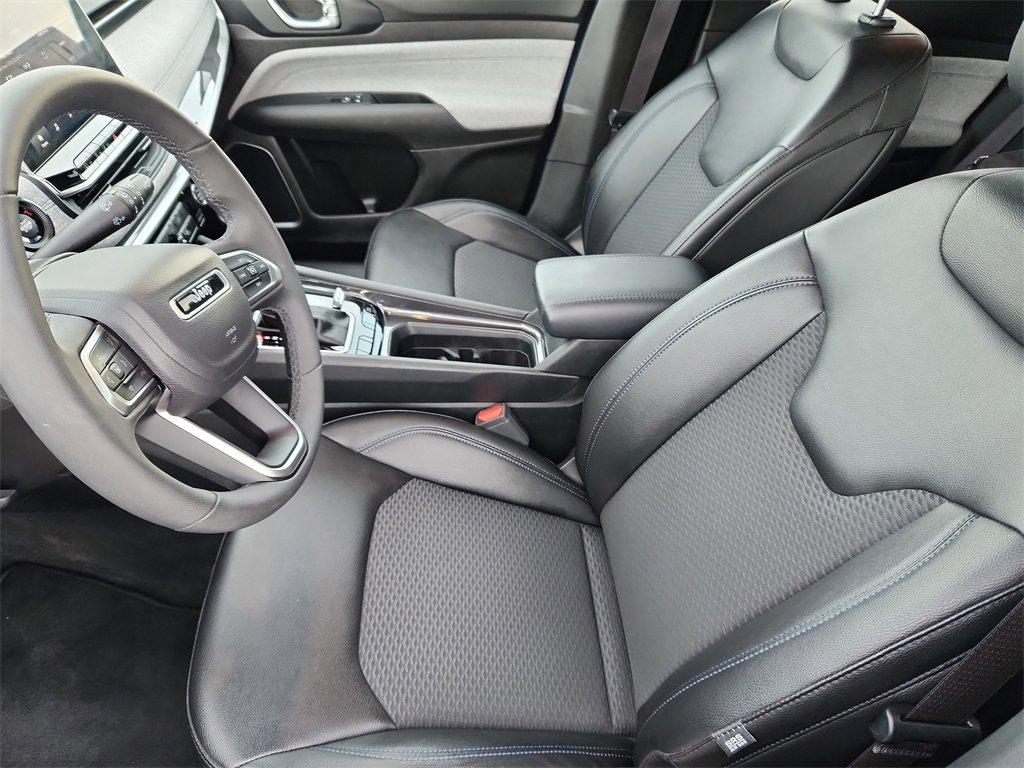 Used 2024 Jeep Compass Latitude image 9