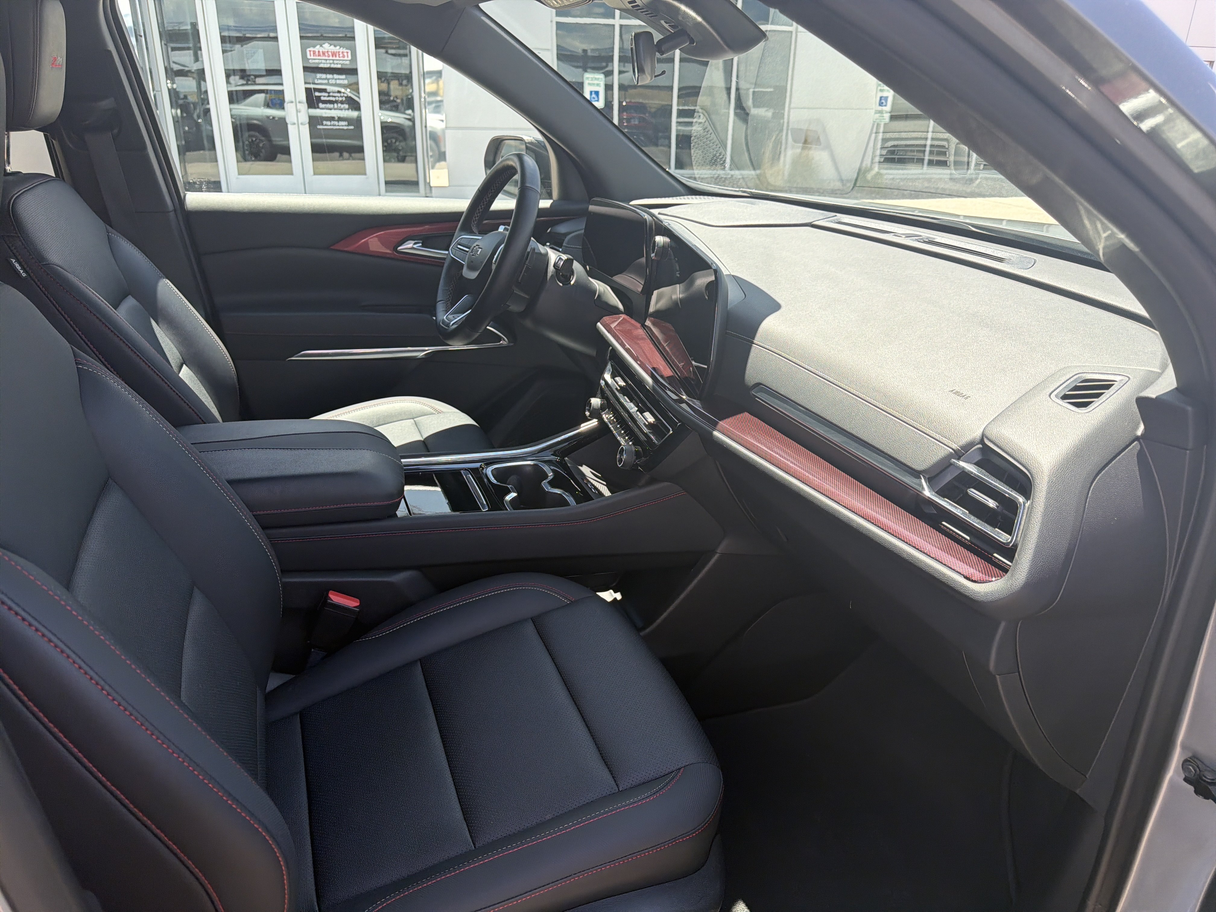 Used 2025 Chevrolet Traverse Z71 AWD/4WD image 15