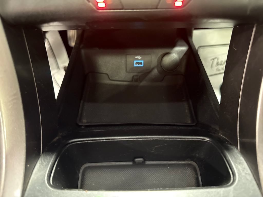 Used 2017 Ford Fusion SE FWD image 19
