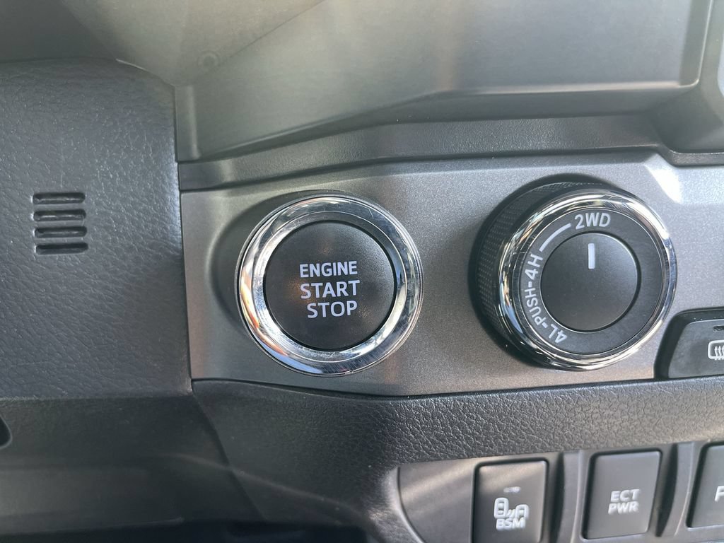 Used 2019 Toyota Tacoma TRD Off-Road AWD/4WD image 17
