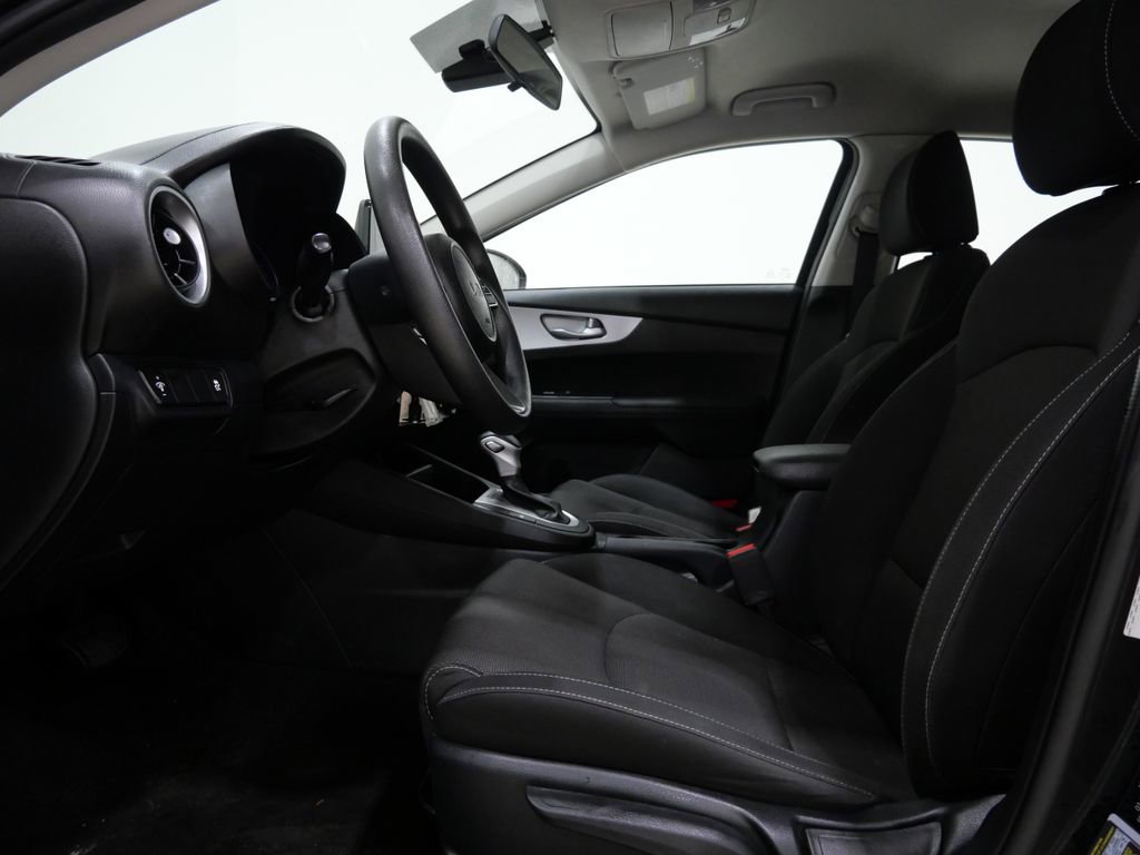 Used 2023 Kia Forte LXS image 12